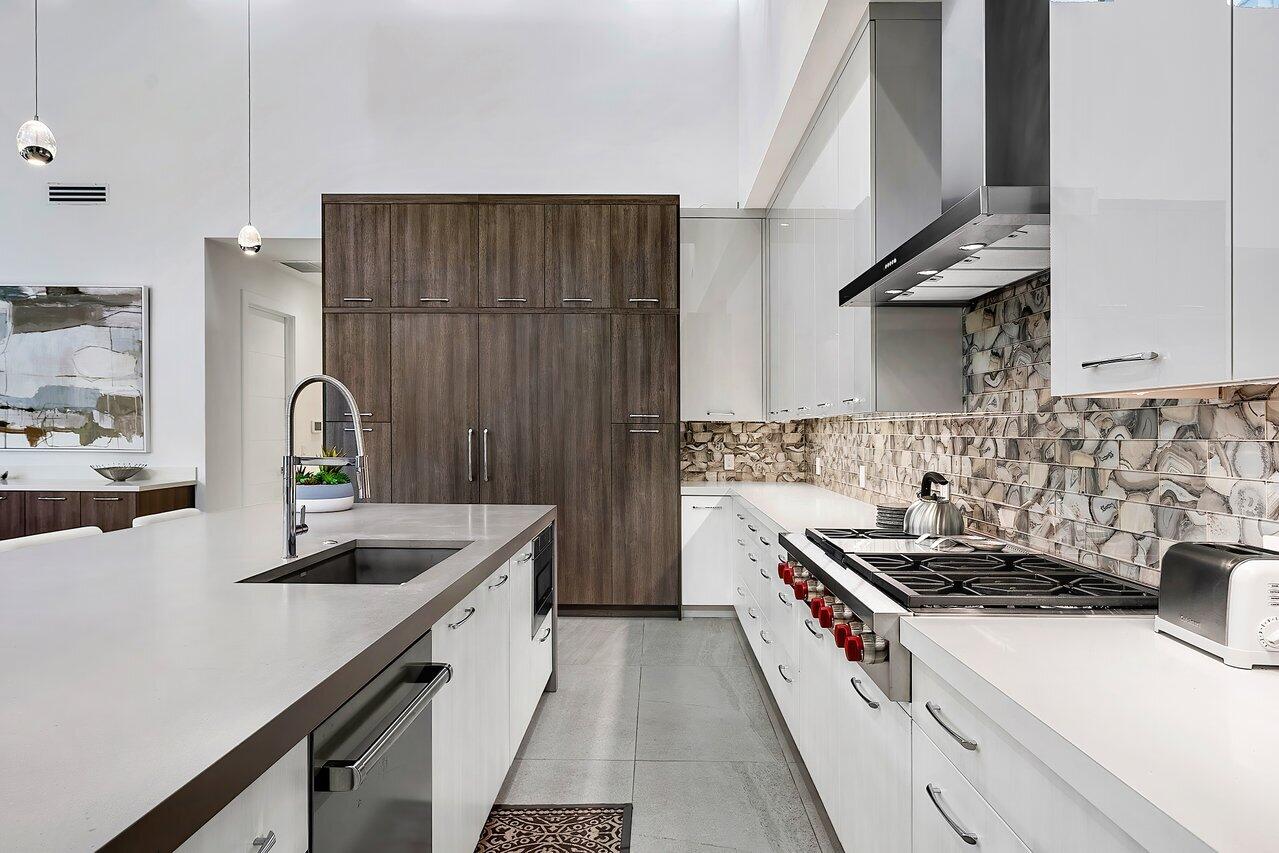 200 NE 7th Street