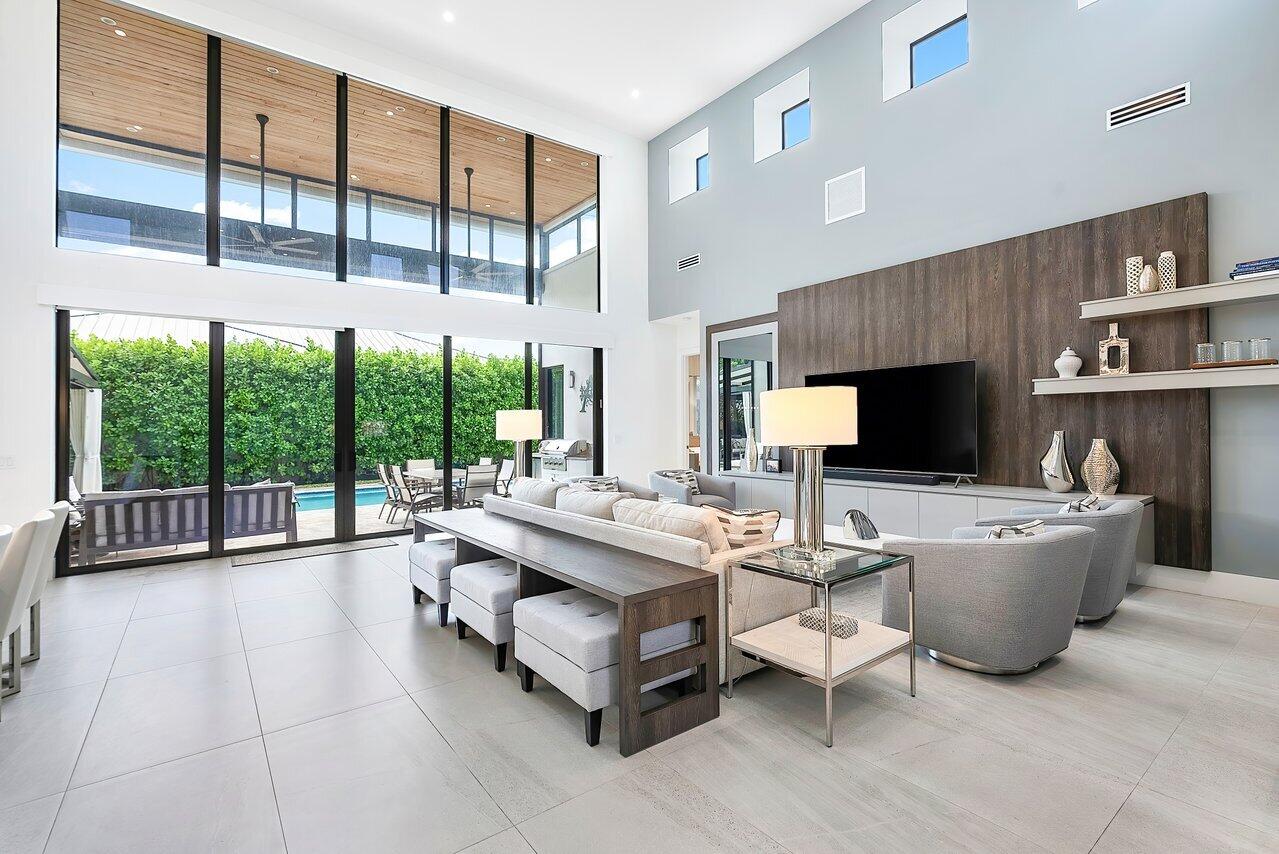 200 NE 7th Street