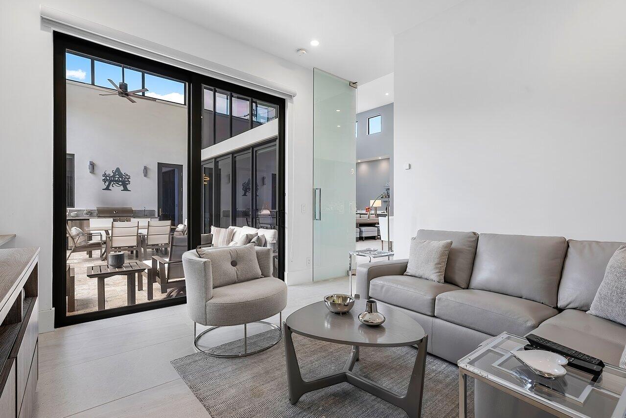 200 NE 7th Street