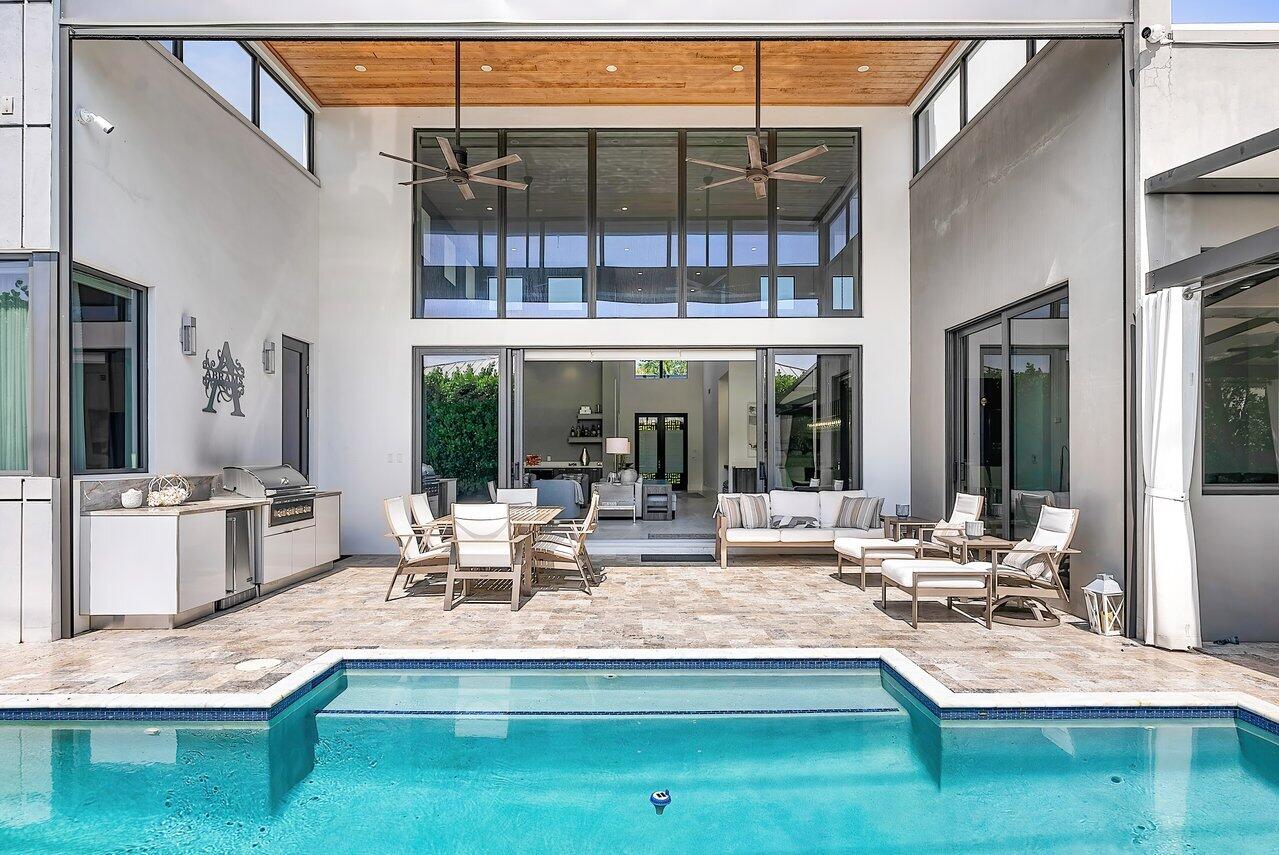 200 NE 7th Street