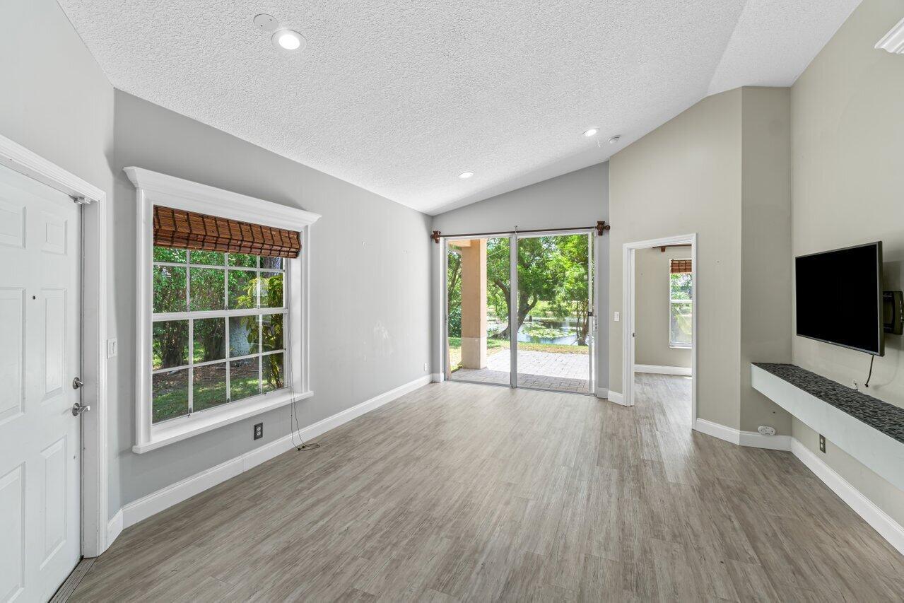 6400 Park Lake Circle