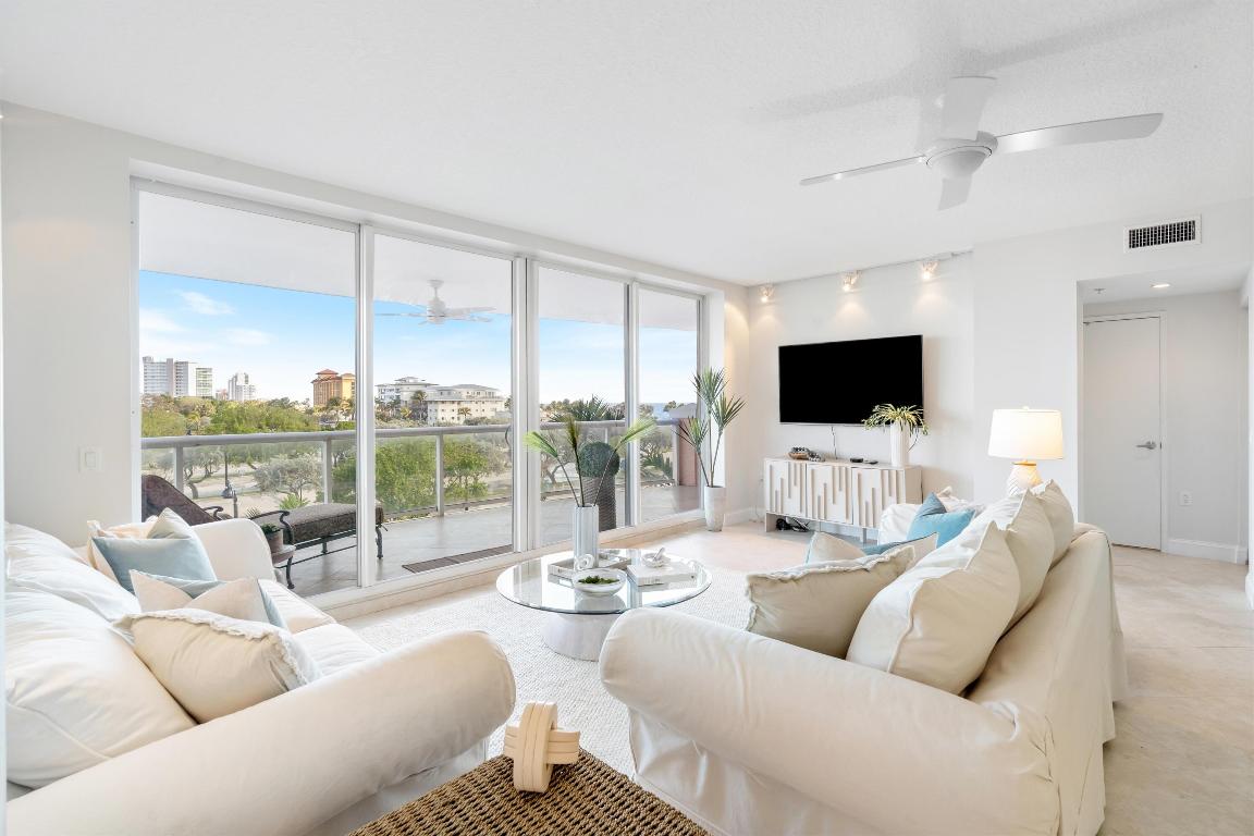 2051 SE 3rd Street 407, Deerfield Beach Unit: 407