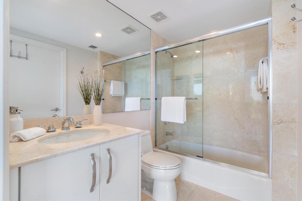 2051 SE 3rd Street 407, Deerfield Beach Unit: 407