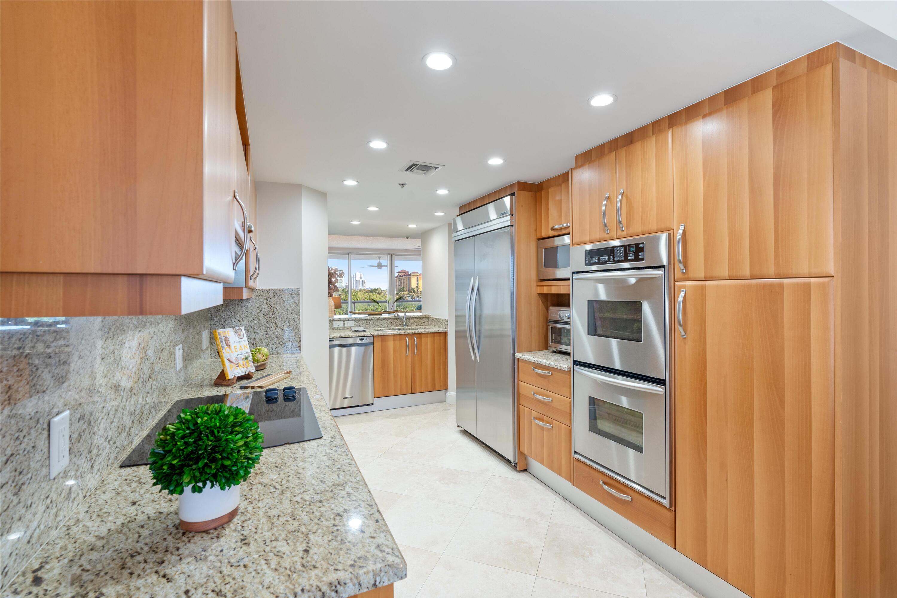 2051 SE 3rd Street 407, Deerfield Beach Unit: 407