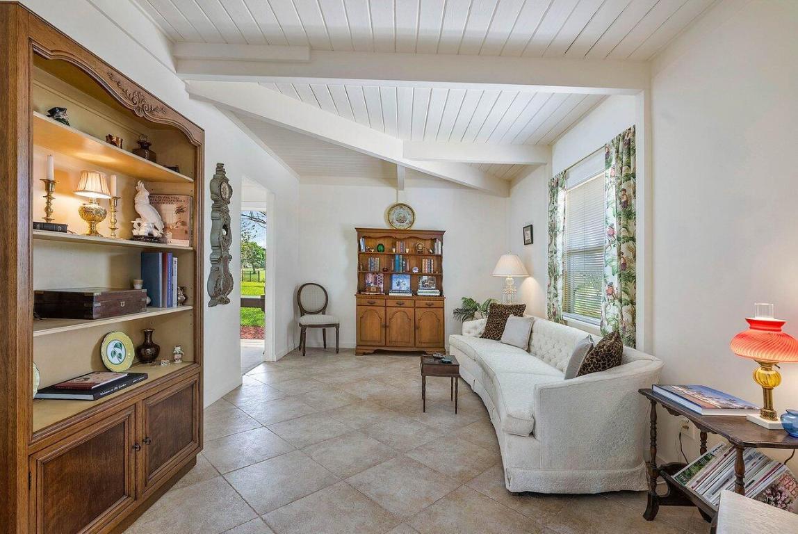 261 N Country Club Drive, Atlantis