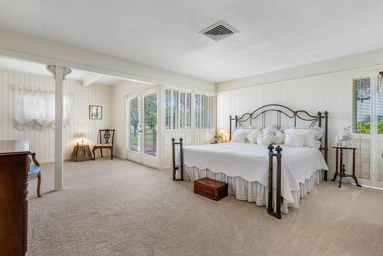 261 N Country Club Drive, Atlantis