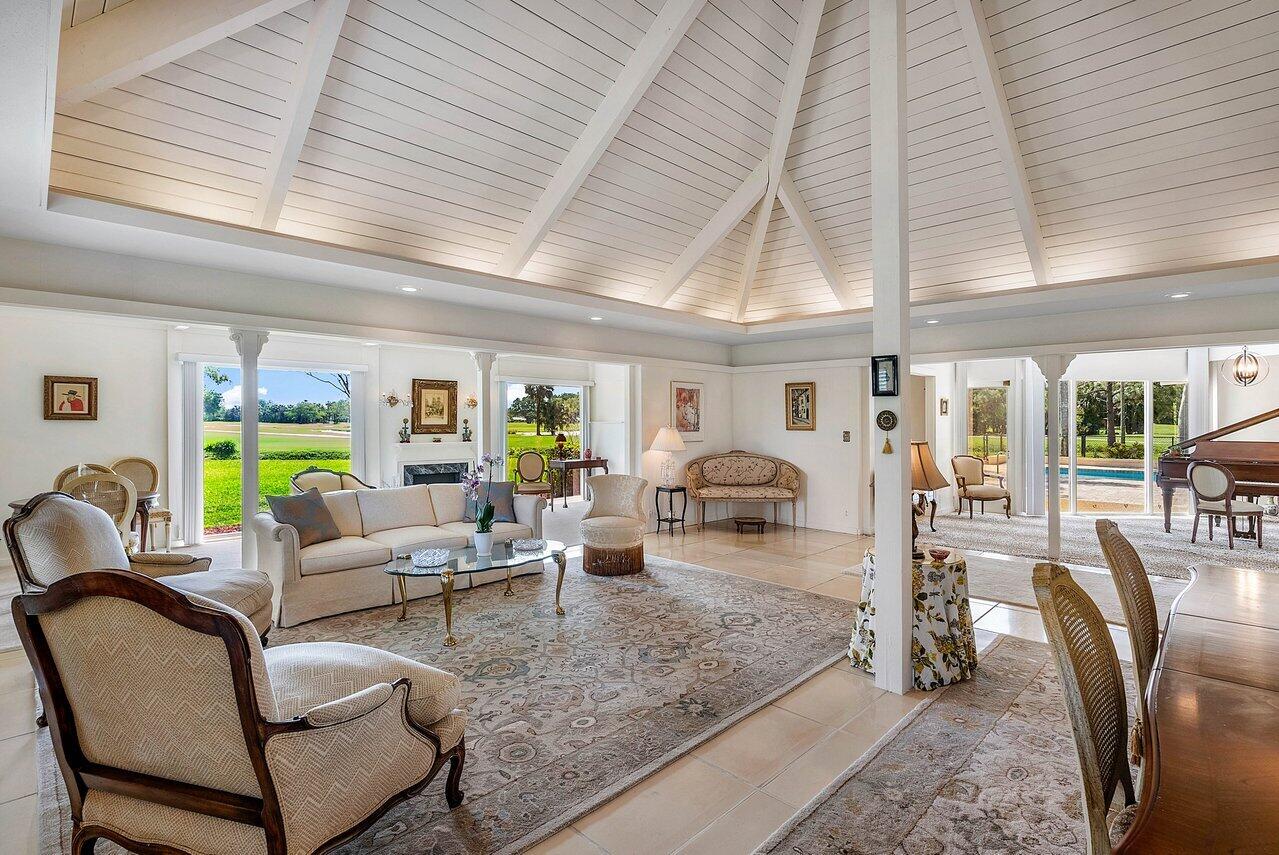 261 N Country Club Drive, Atlantis