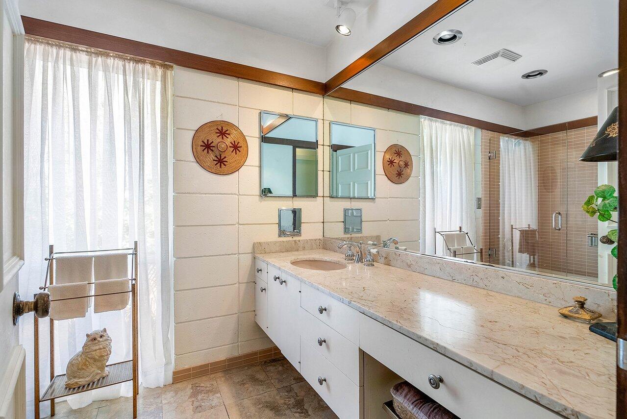 261 N Country Club Drive, Atlantis