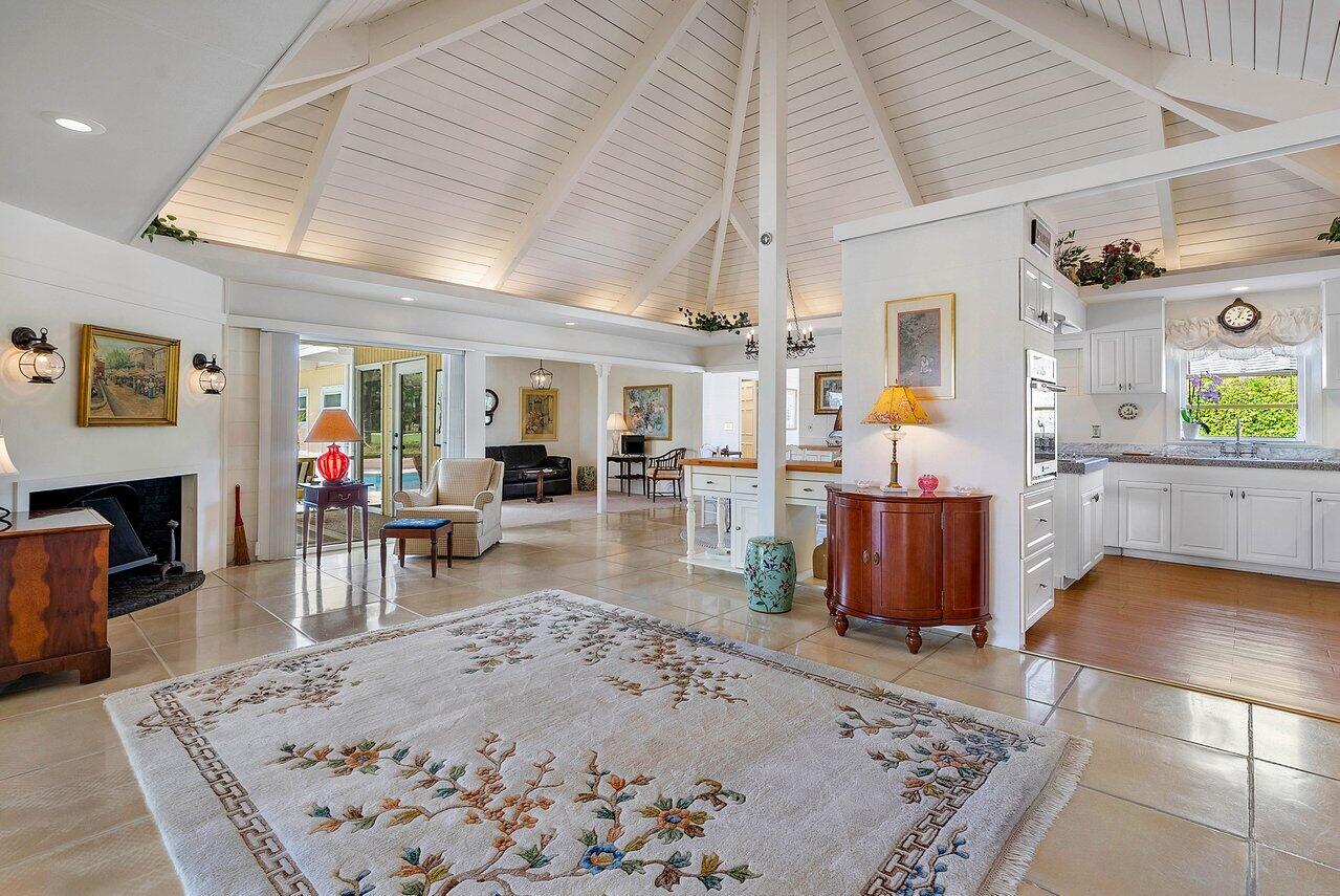 261 N Country Club Drive, Atlantis