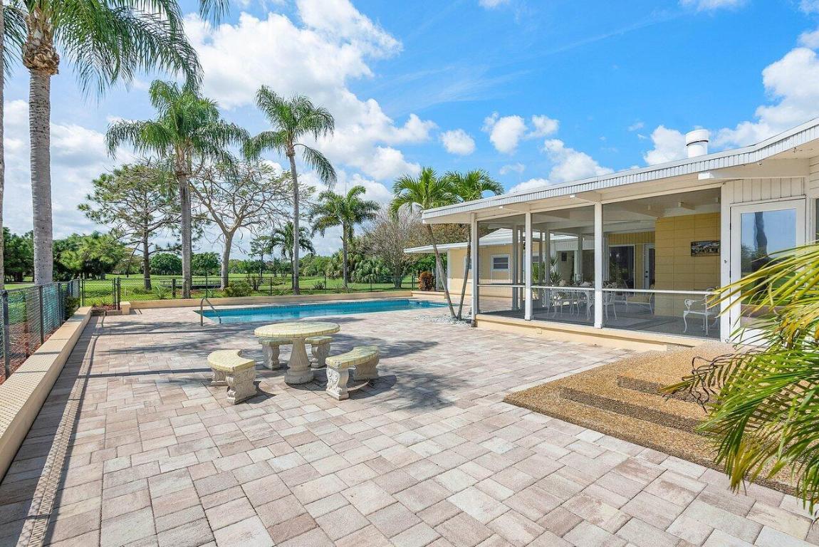 261 N Country Club Drive, Atlantis