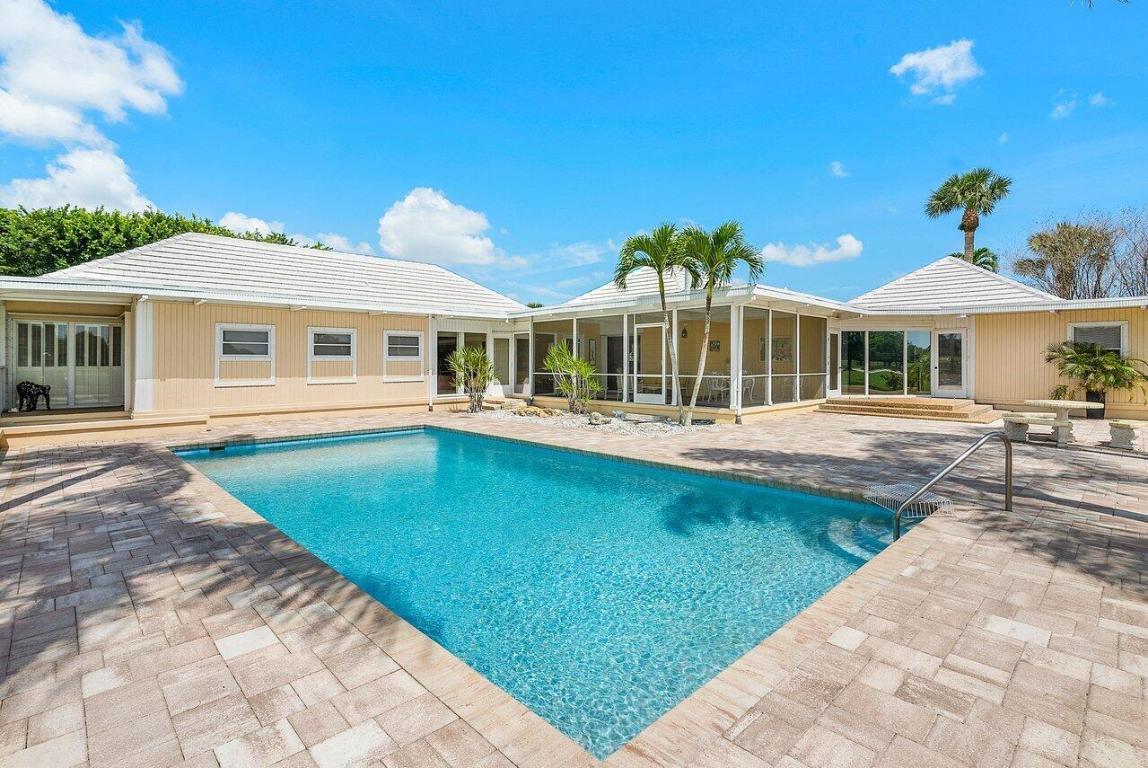 261 N Country Club Drive, Atlantis