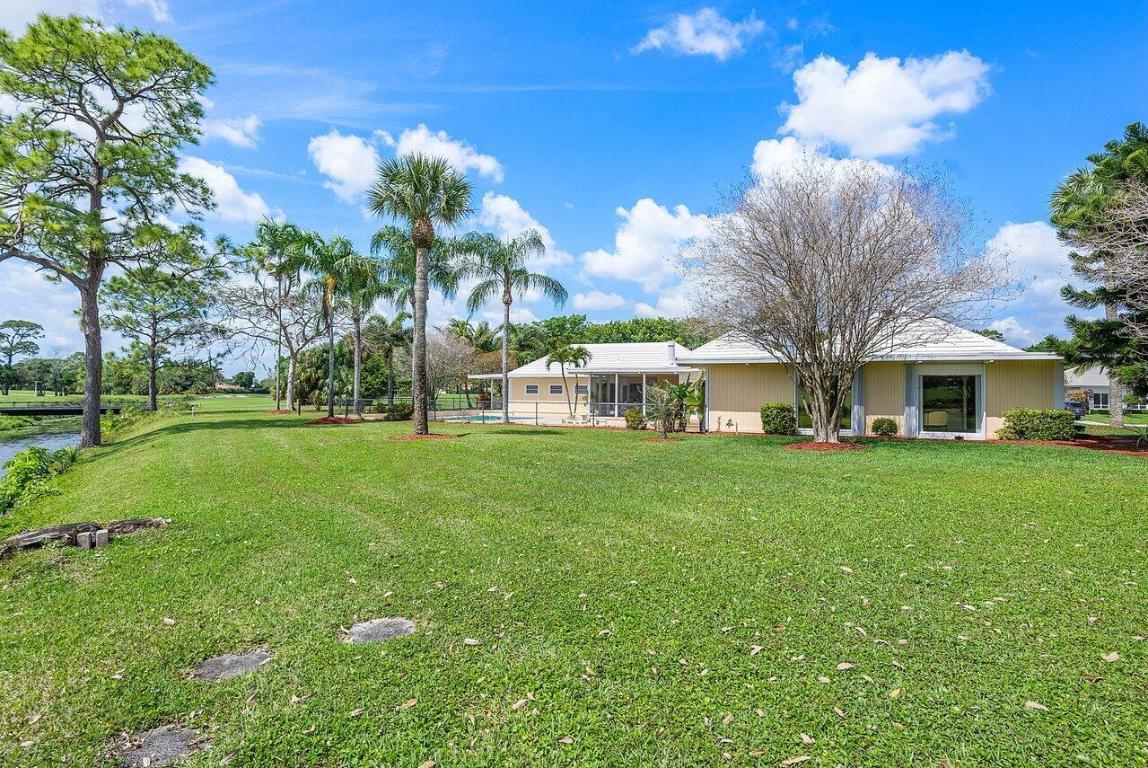 261 N Country Club Drive, Atlantis