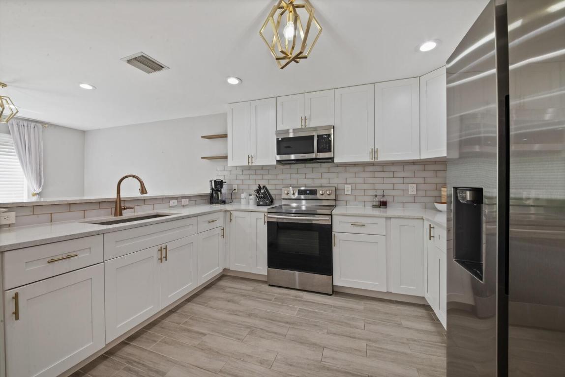 5274 Pine Meadows Road, Lake Worth