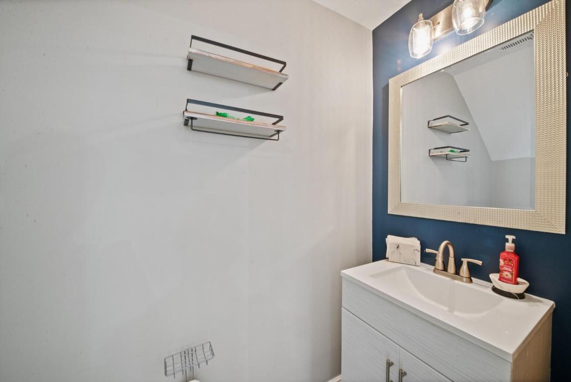 5274 Pine Meadows Road, Lake Worth