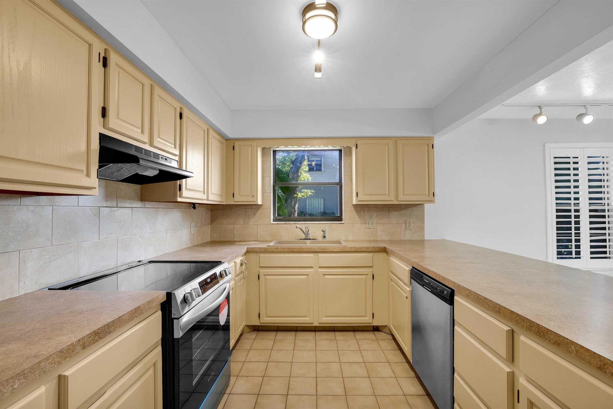 1436 SW 25th Avenue D