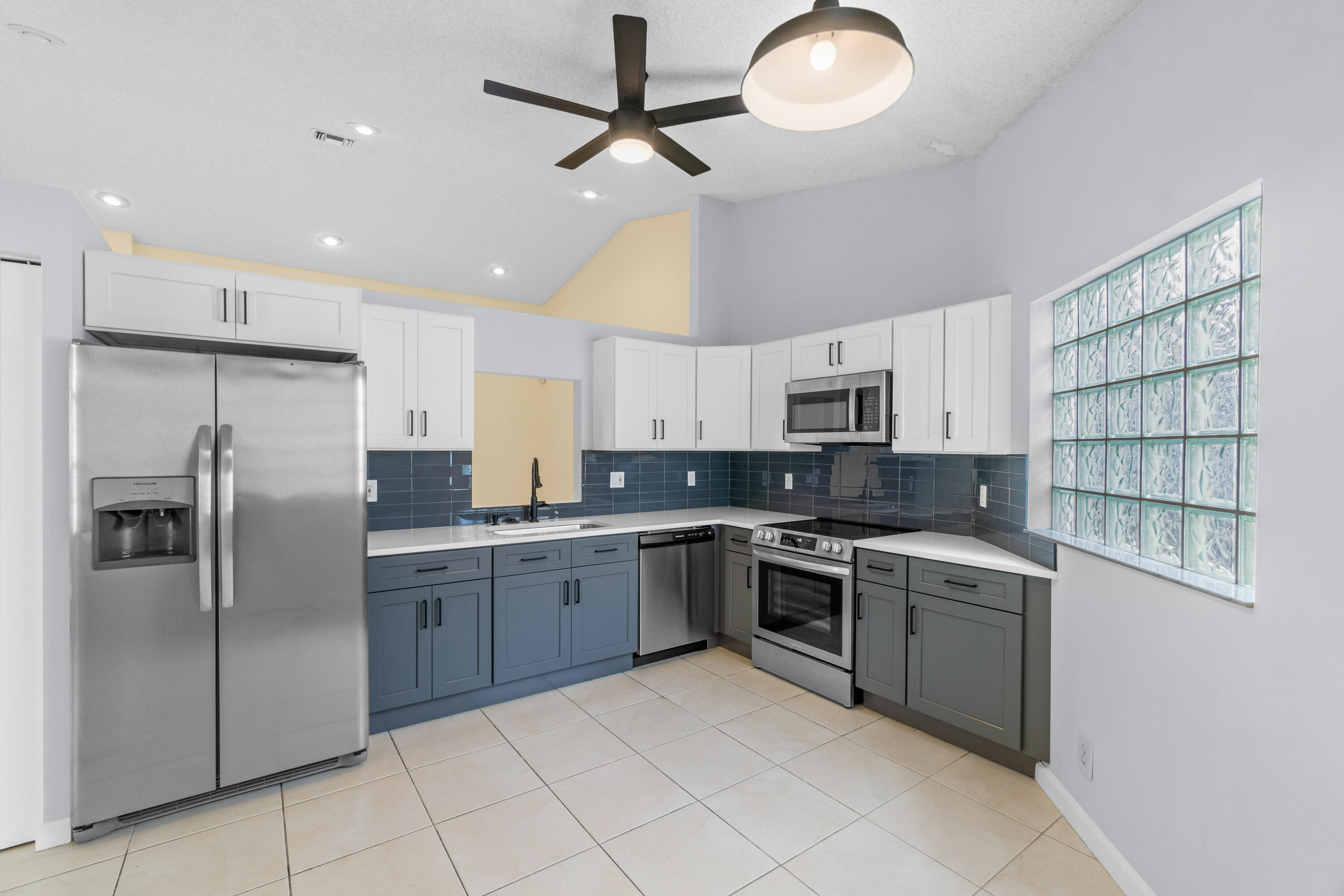 6192 Floral Lakes Drive