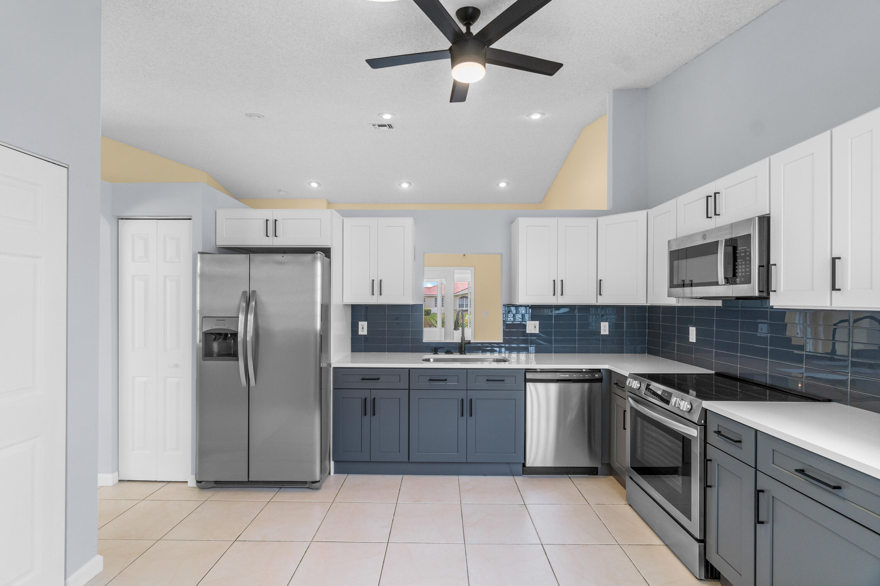 6192 Floral Lakes Drive