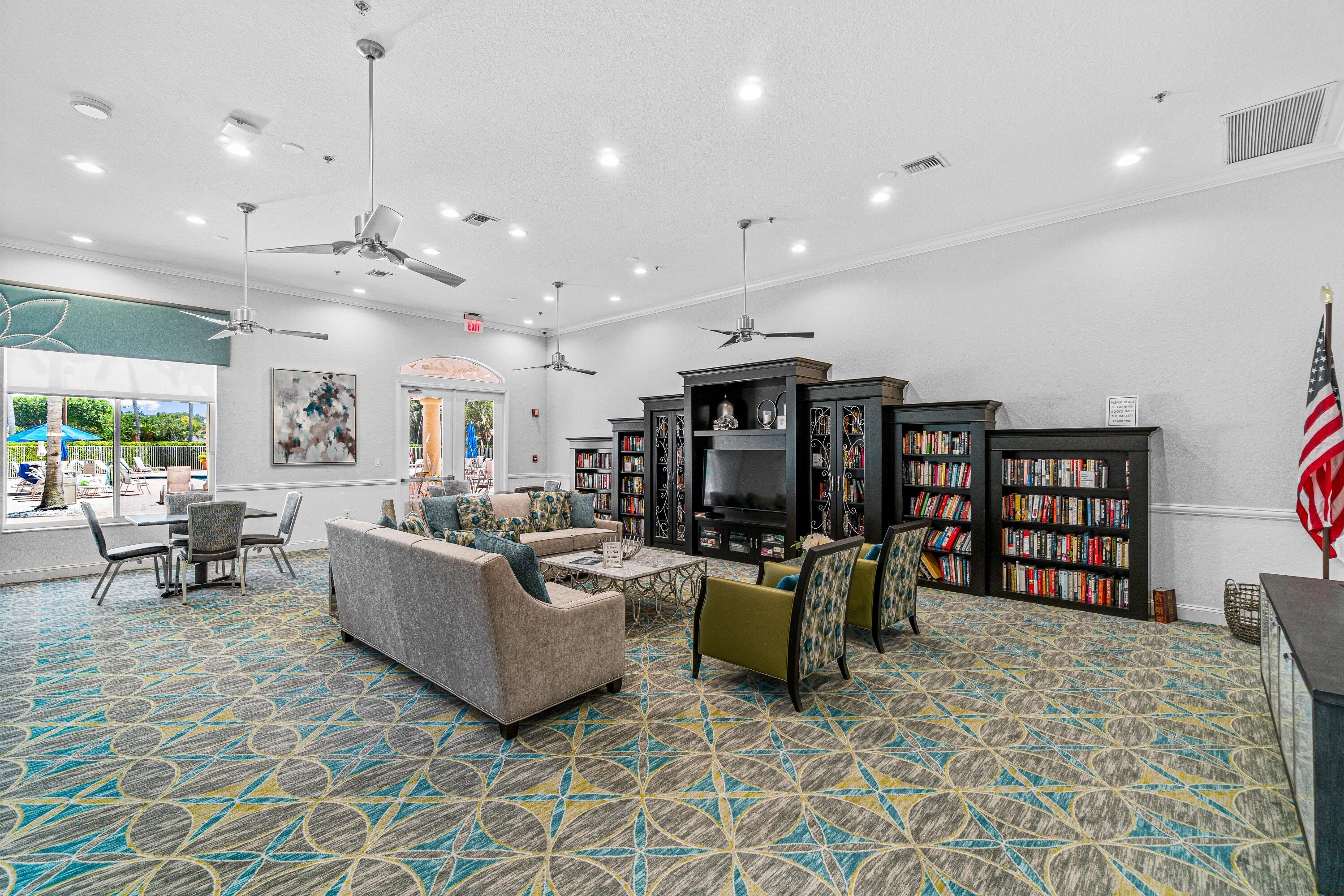 6192 Floral Lakes Drive