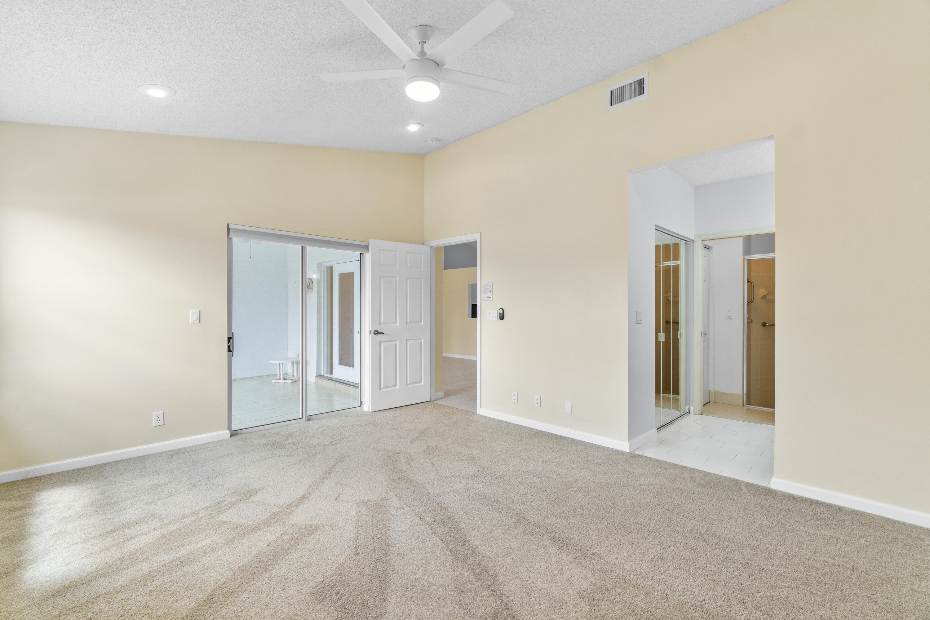 6192 Floral Lakes Drive