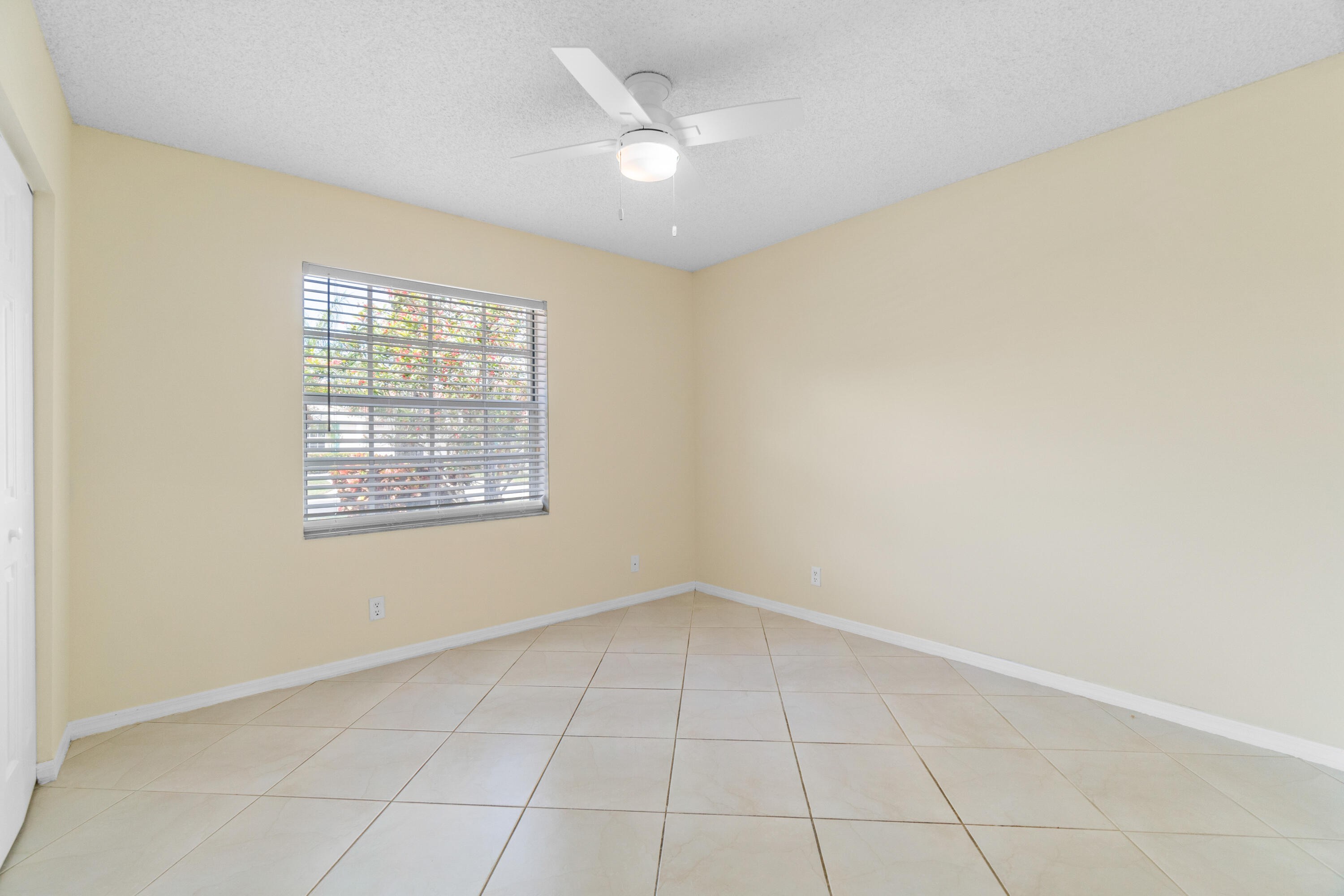 6192 Floral Lakes Drive