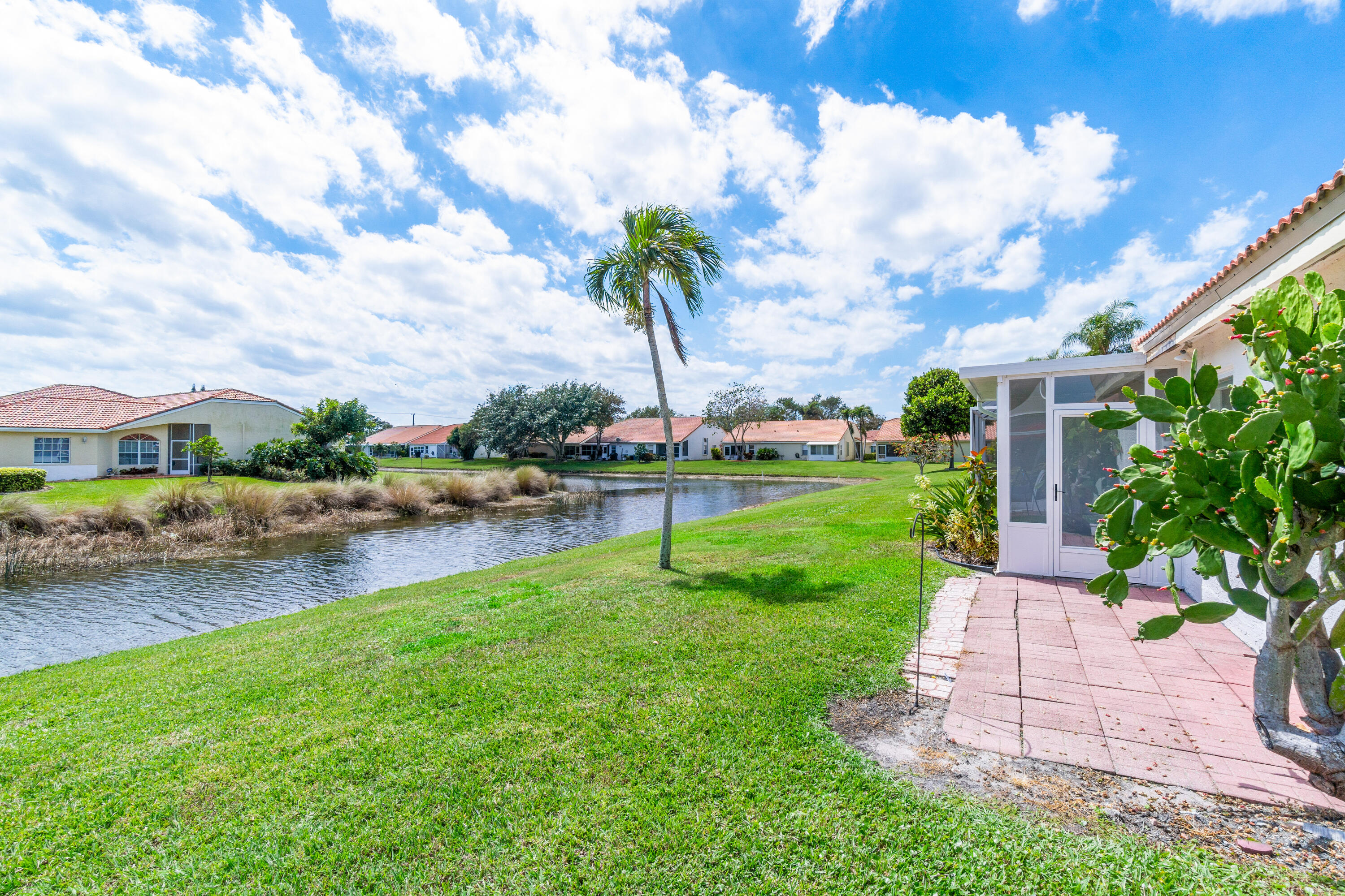 6192 Floral Lakes Drive