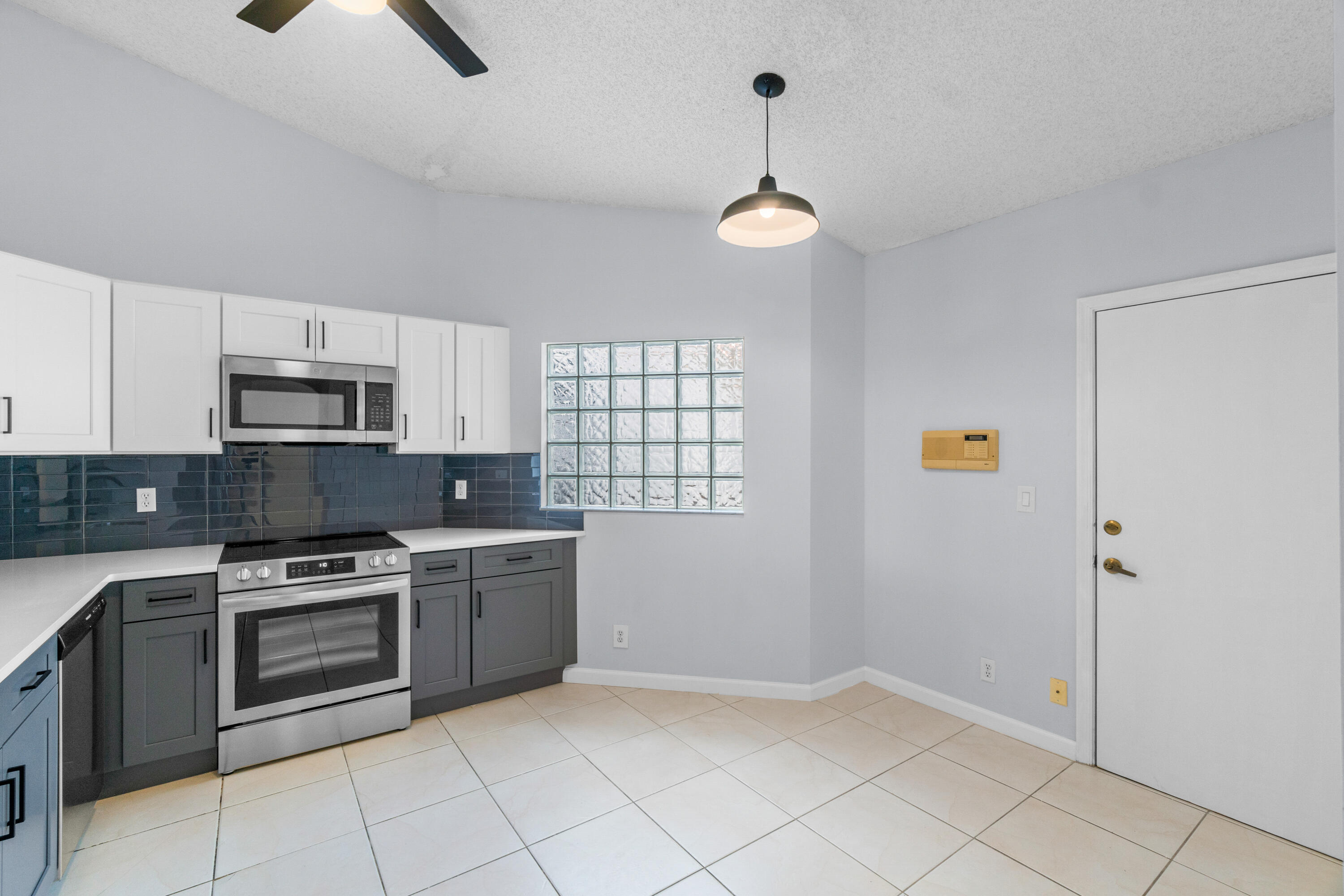 6192 Floral Lakes Drive