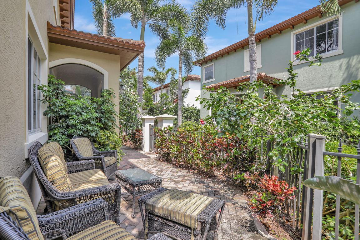 580 NW Browning Way, Boca Raton