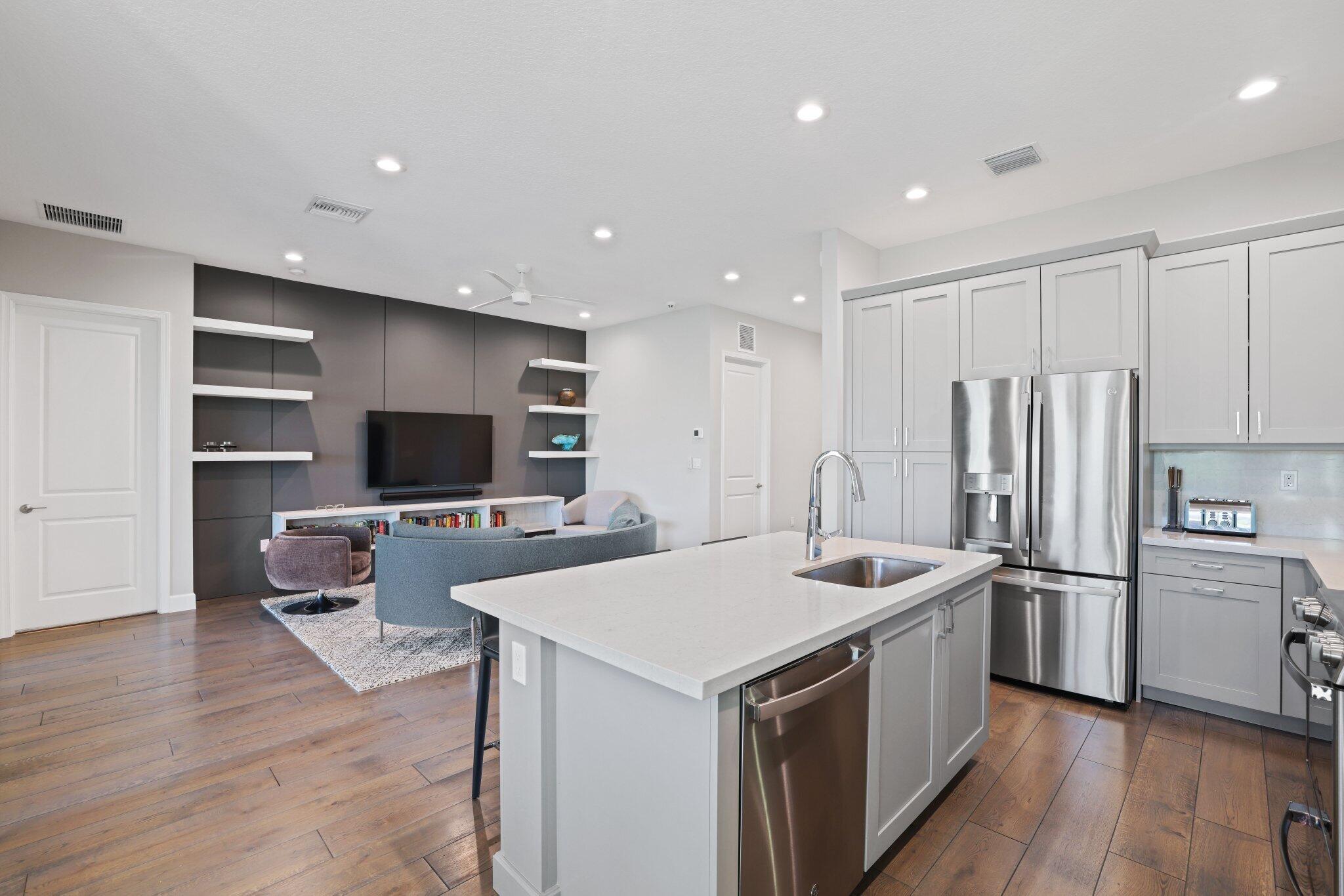 12633 Vincenza Way