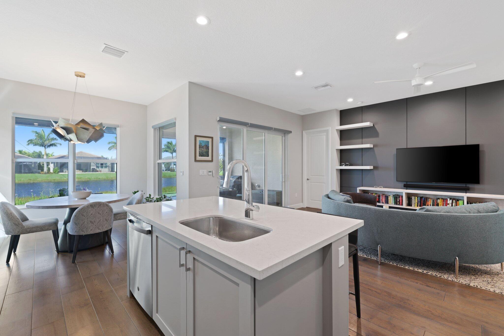 12633 Vincenza Way