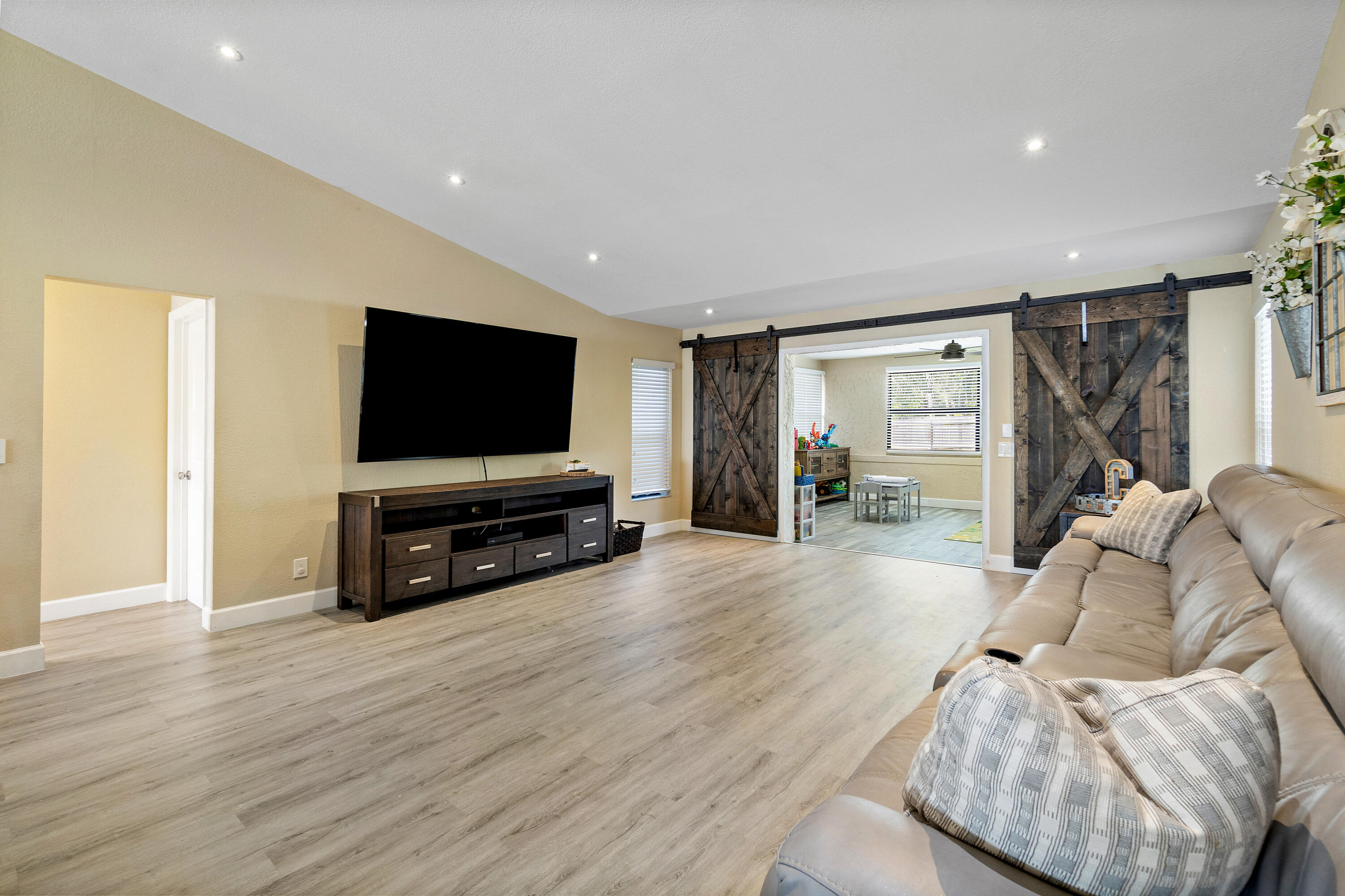 21110 White Oak Avenue, Boca Raton