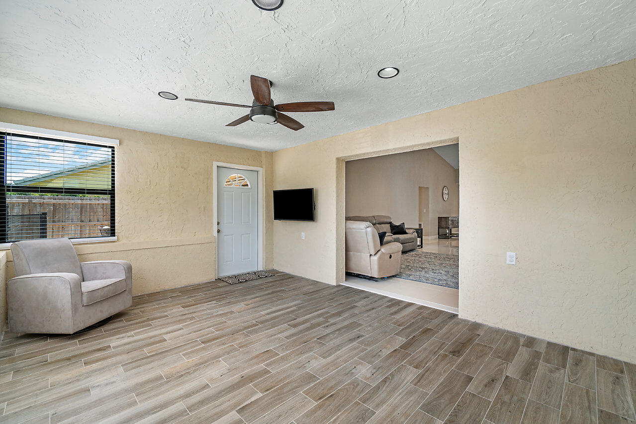 21110 White Oak Avenue, Boca Raton