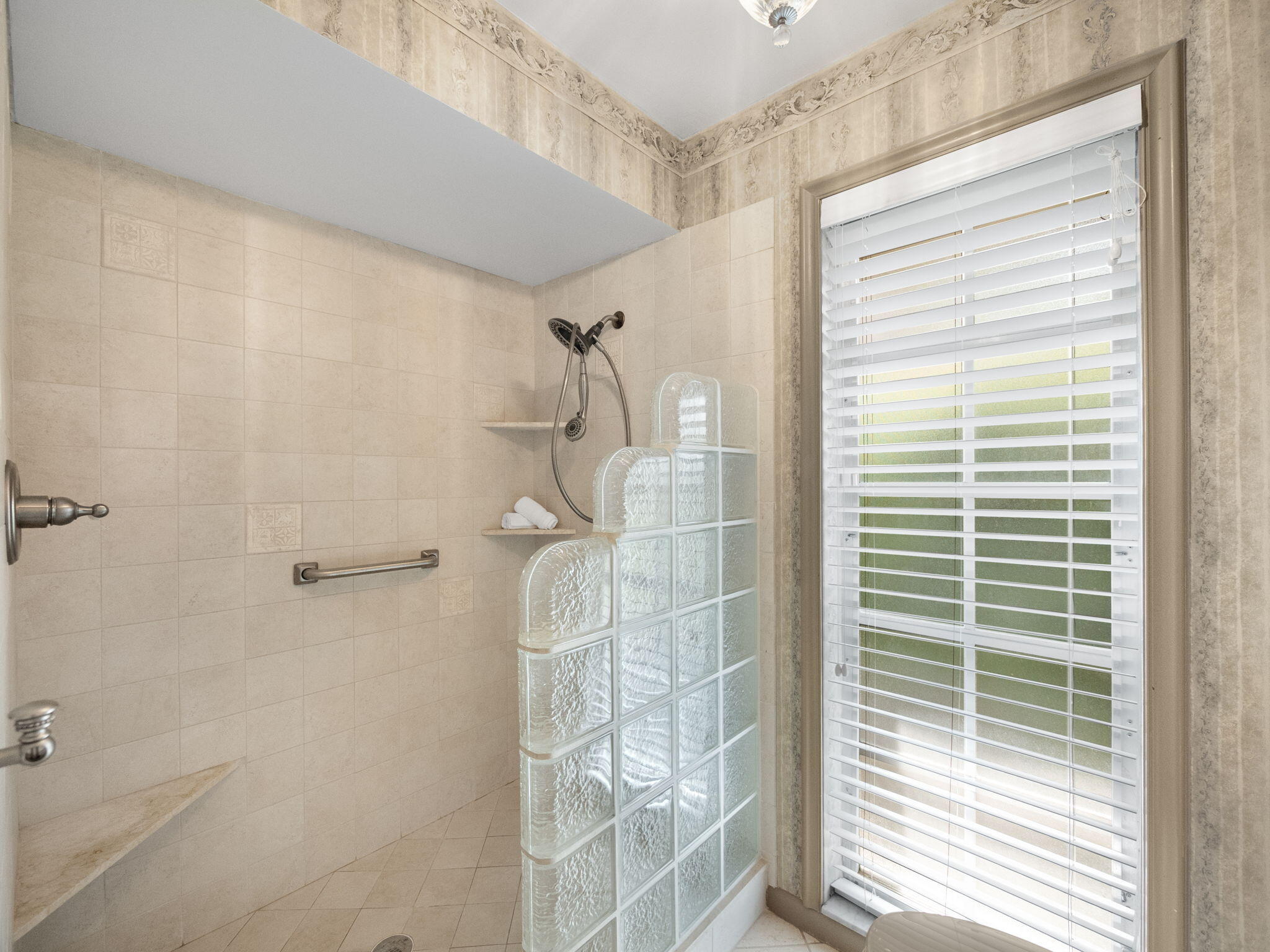 379 Villa Drive S, Atlantis