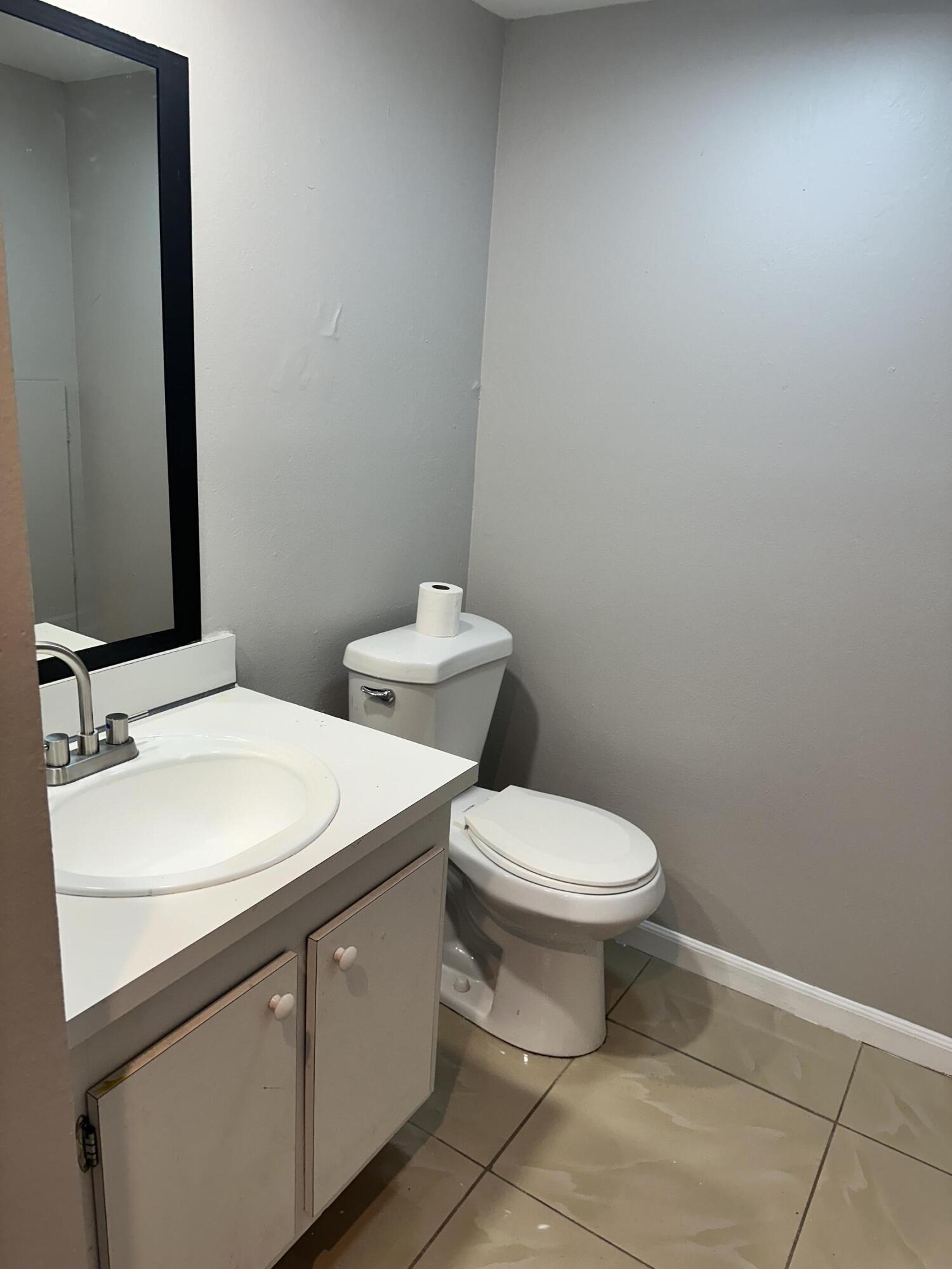 2500 Waterside Drive 1c