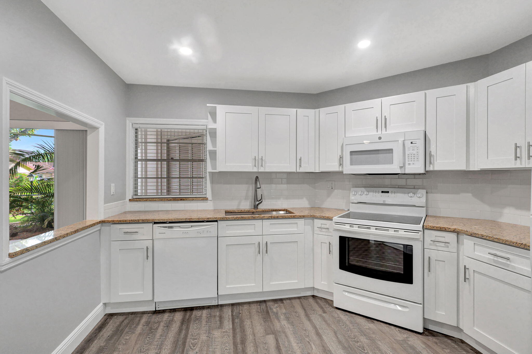4 Greenway N 109