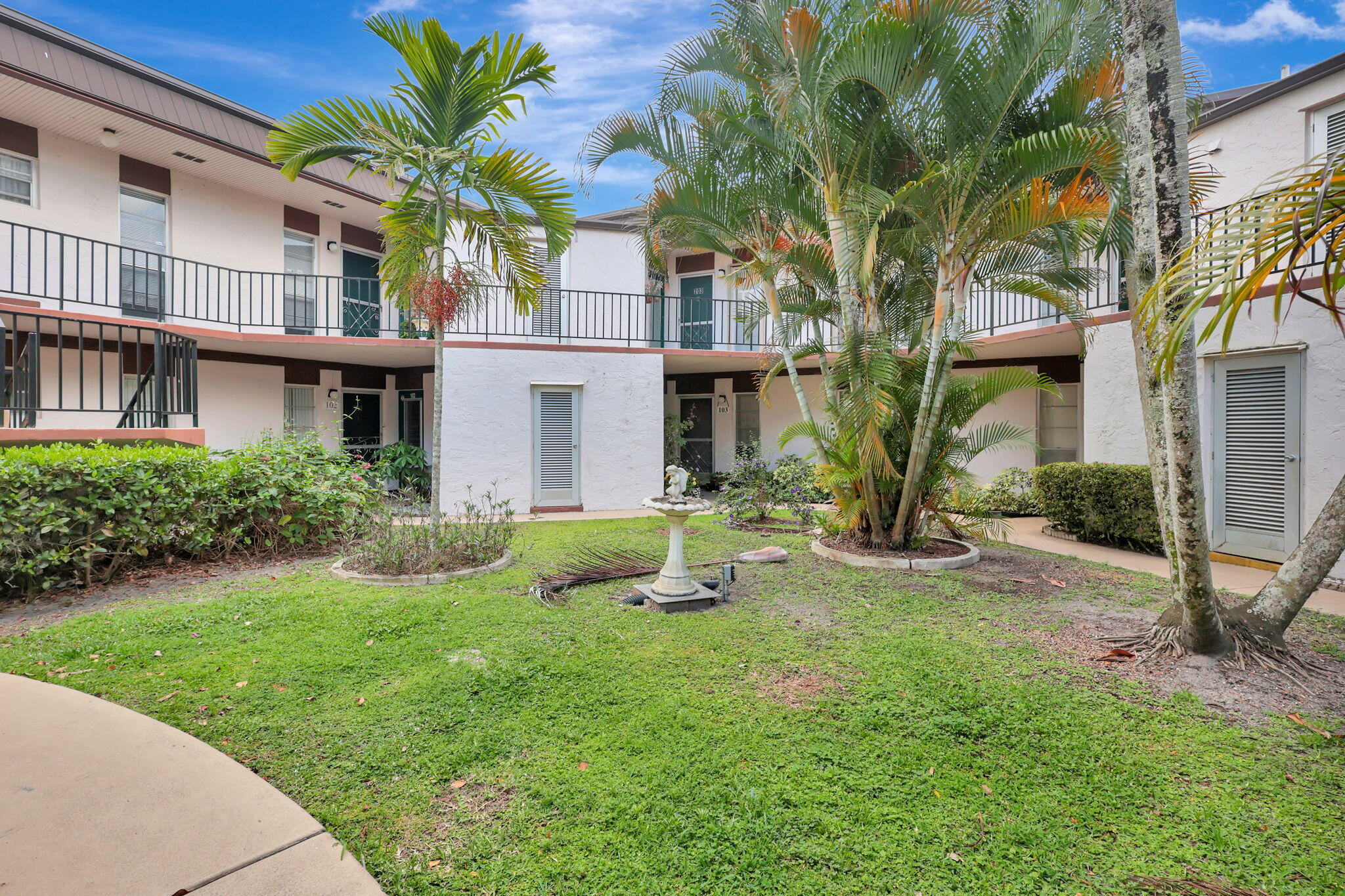 4 Greenway N 109