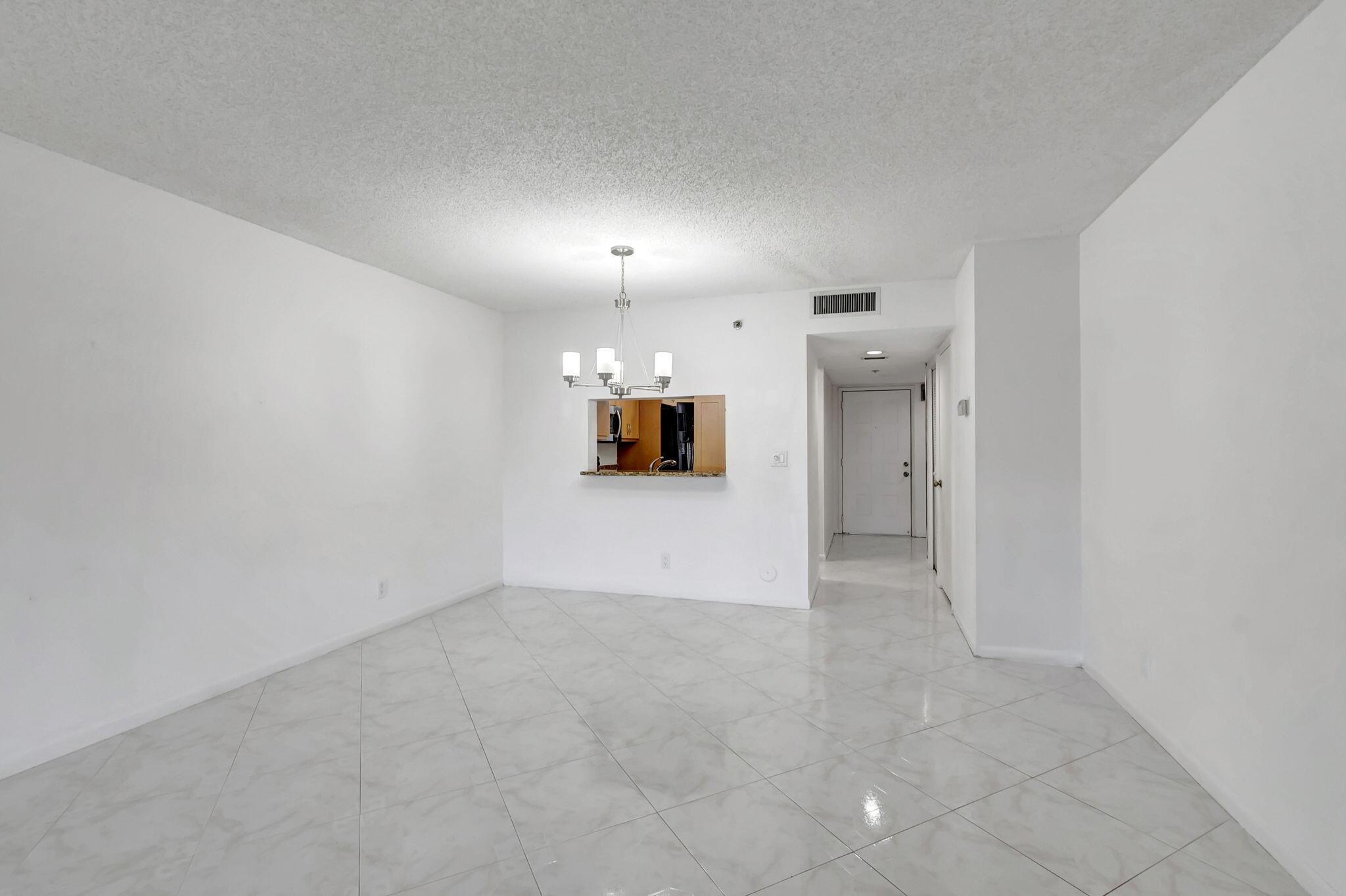 7290 Kinghurst Drive 102