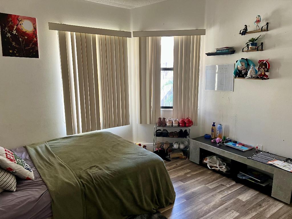 813 E Palm Run Drive, North Lauderdale