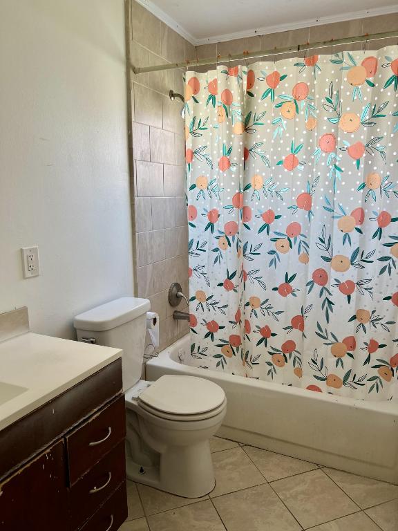 813 E Palm Run Drive, North Lauderdale