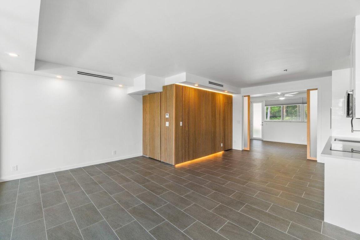 65 SE Spanish Trail 1060, Boca Raton Unit: 1060