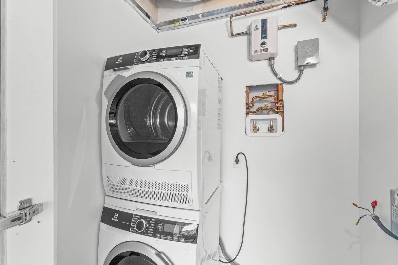 65 SE Spanish Trail 1060, Boca Raton Unit: 1060