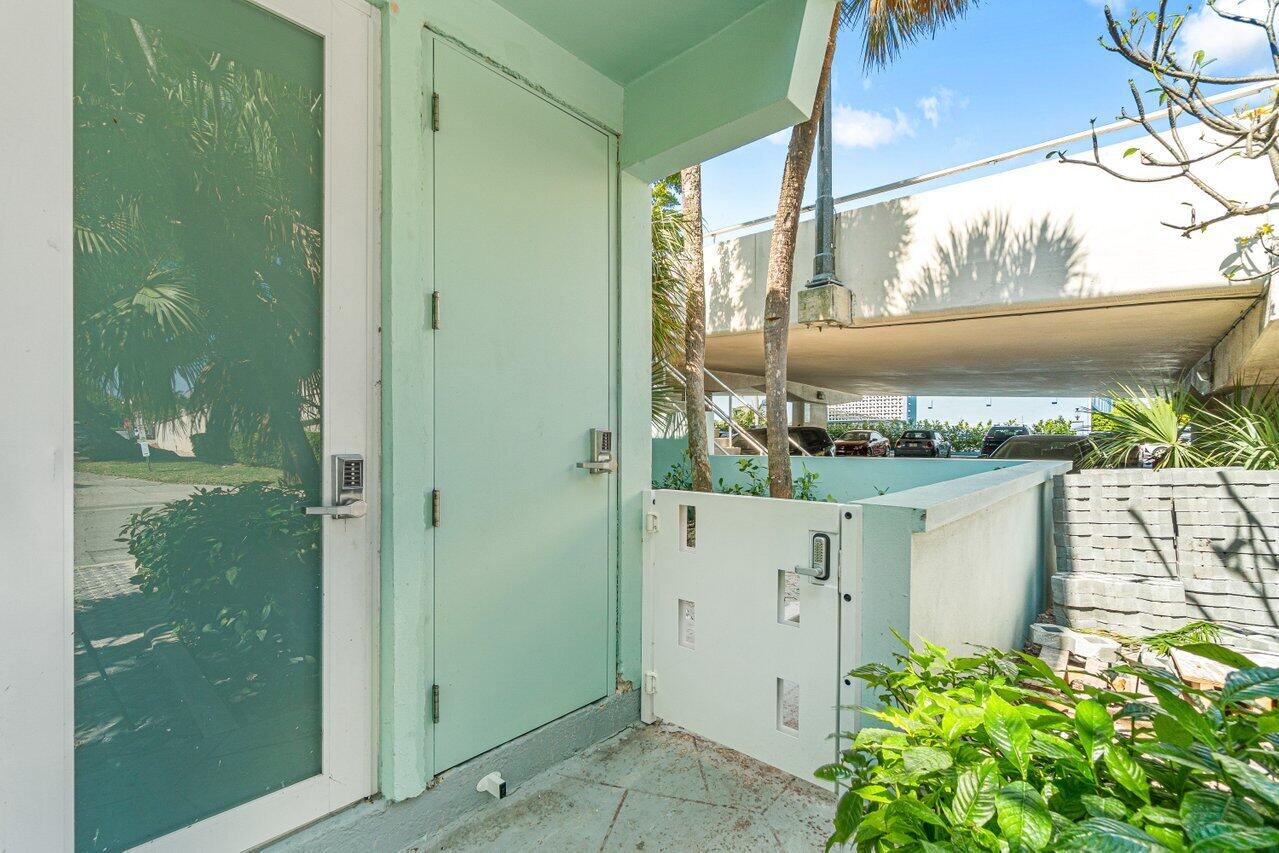 65 SE Spanish Trail 1060, Boca Raton Unit: 1060