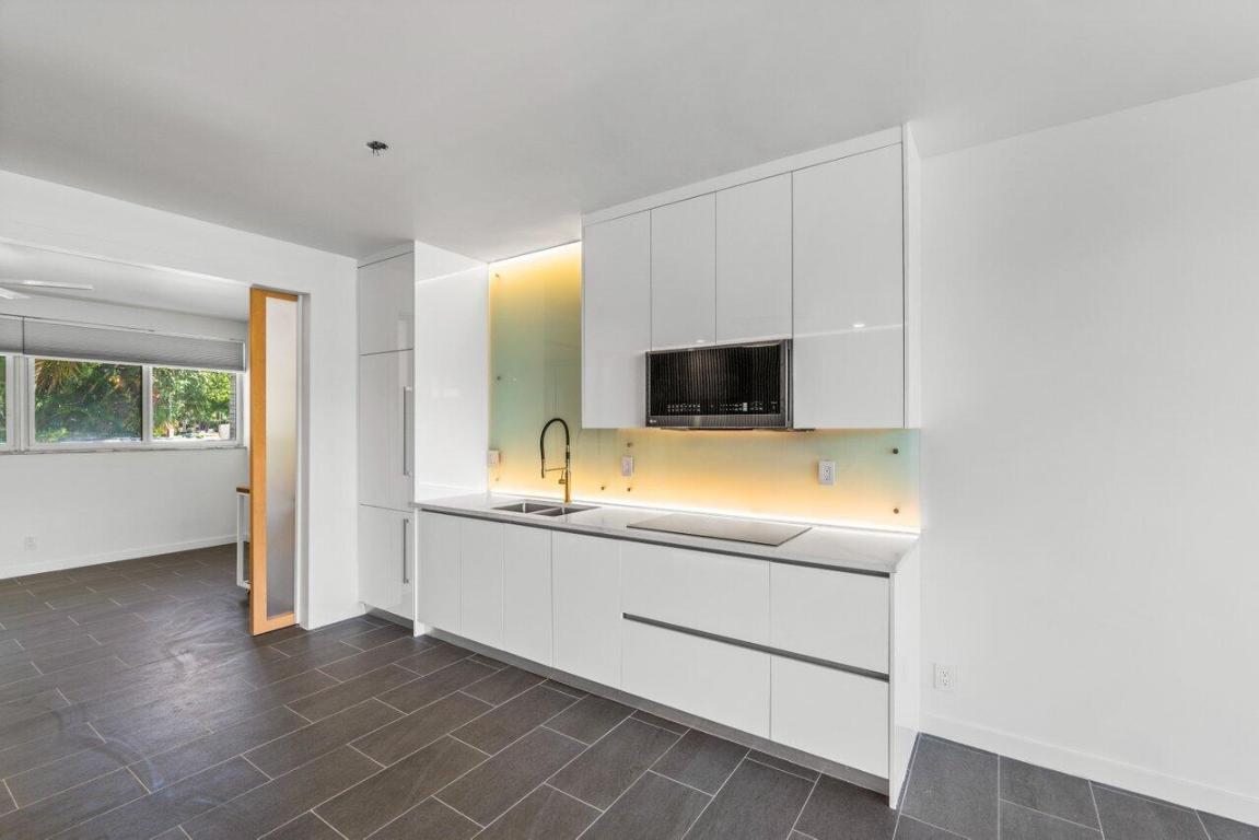 65 SE Spanish Trail 1060, Boca Raton Unit: 1060