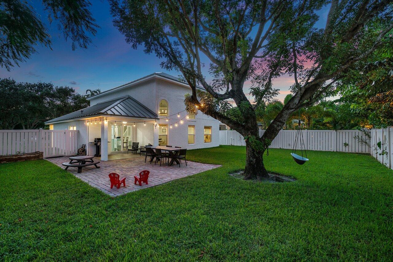 1182 Canoe Point