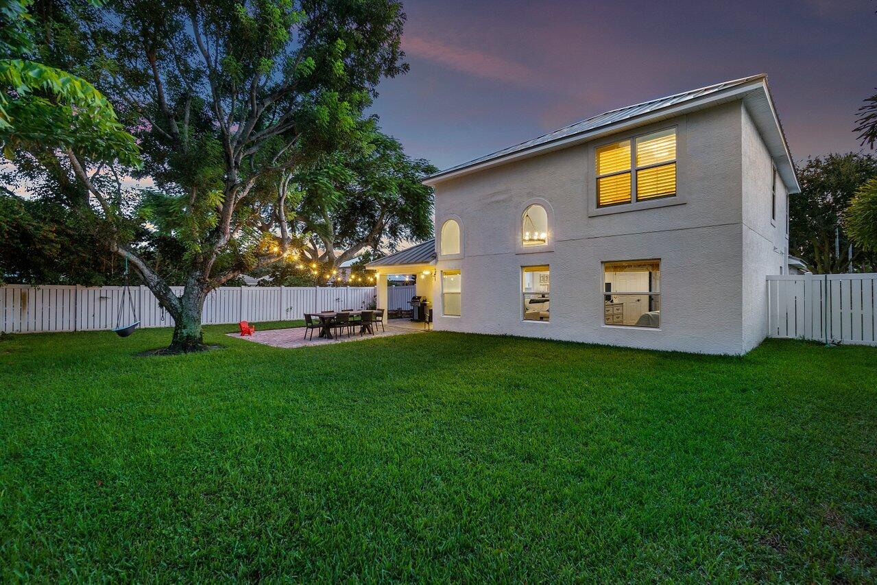 1182 Canoe Point