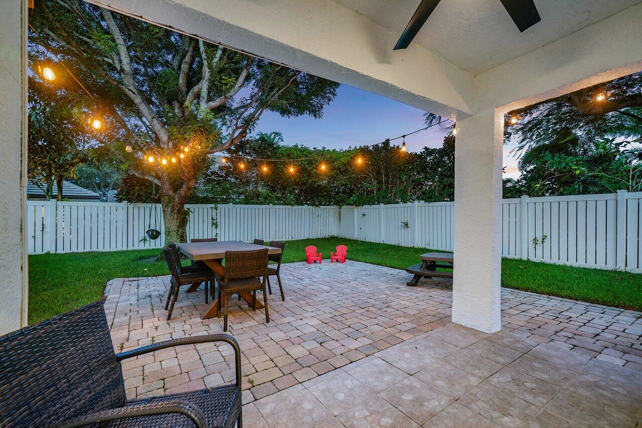 1182 Canoe Point