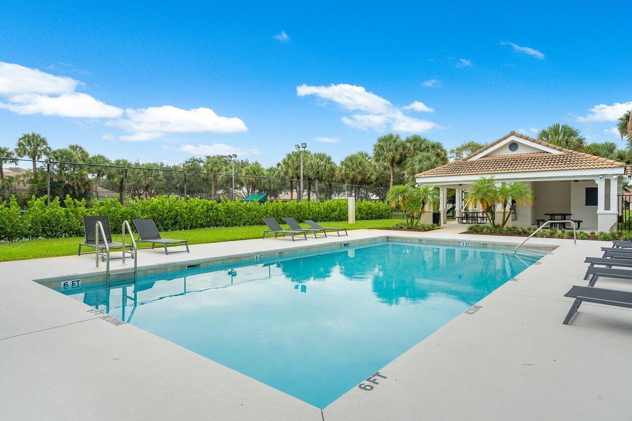 1182 Canoe Point