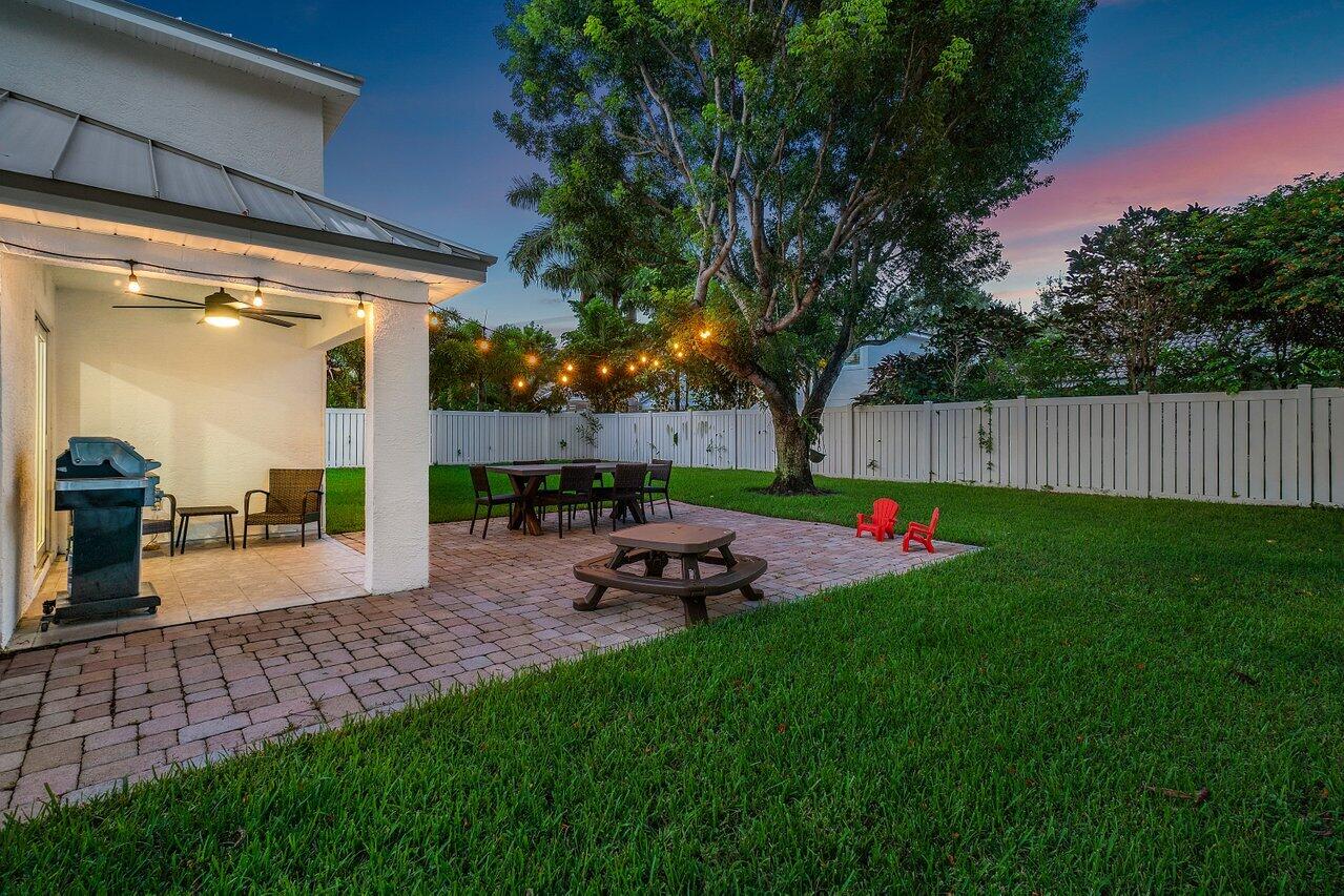 1182 Canoe Point
