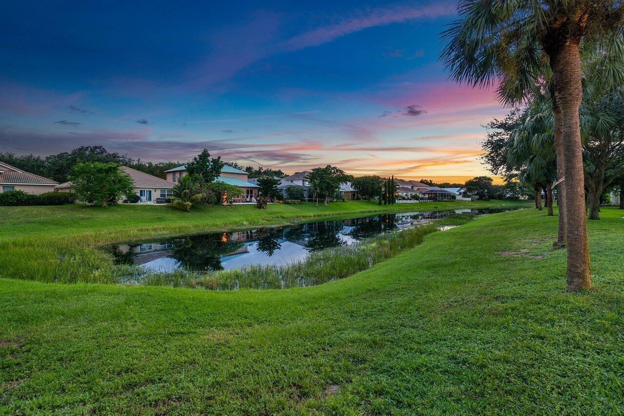 1182 Canoe Point