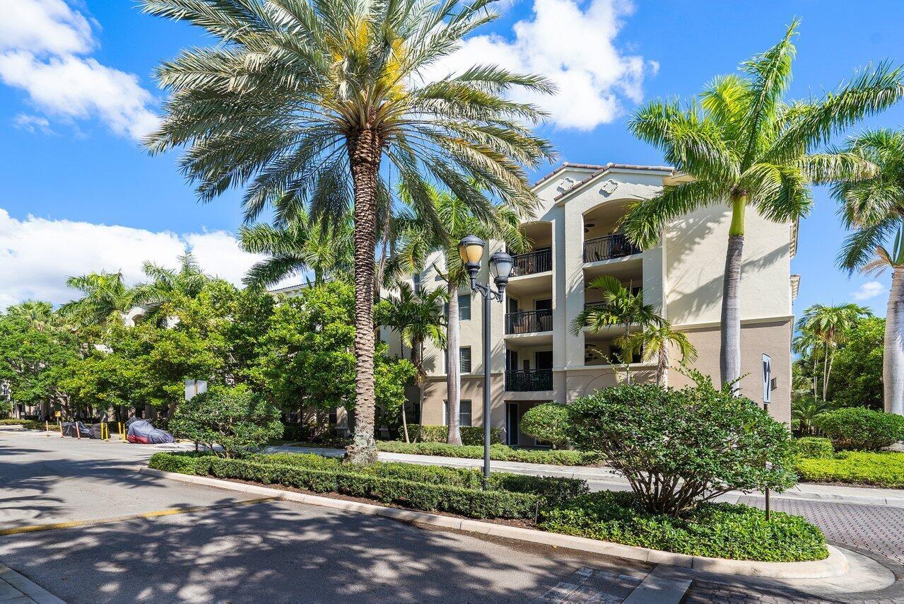 1 Renaissance Way 416