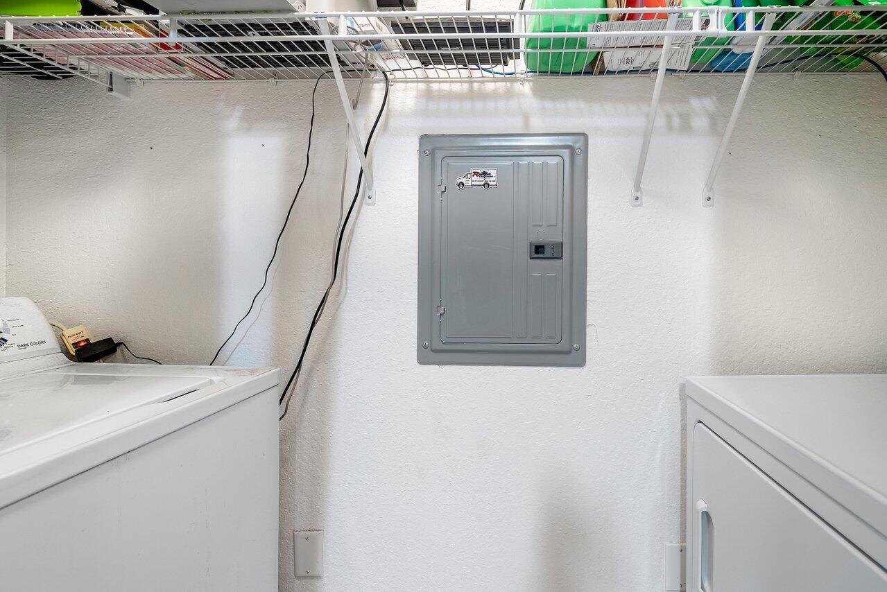 1 Renaissance Way 416